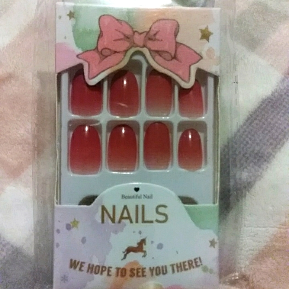 Victory 24 PCs red fake glossy nails